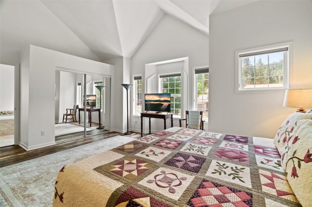 33 Red Feather Road B photo 16