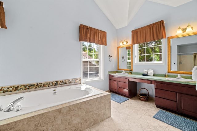 33 Red Feather Road B photo 17