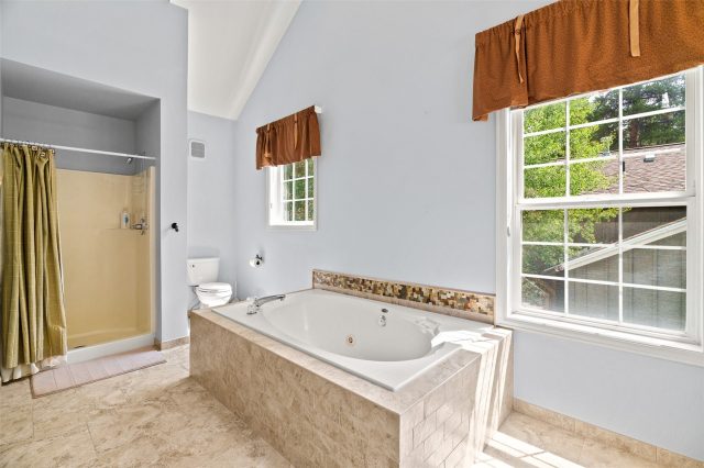 33 Red Feather Road B photo 18