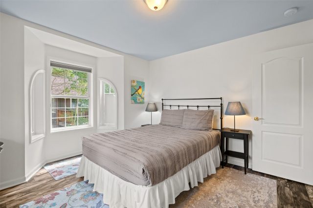 33 Red Feather Road B photo 24
