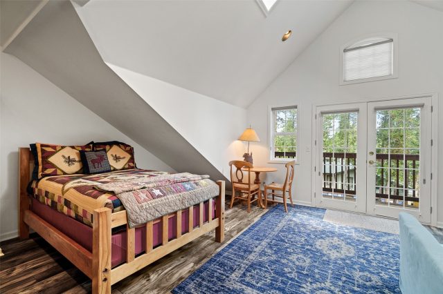 33 Red Feather Road B photo 27