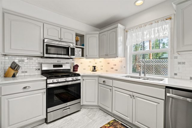 33 Red Feather Road B photo 3