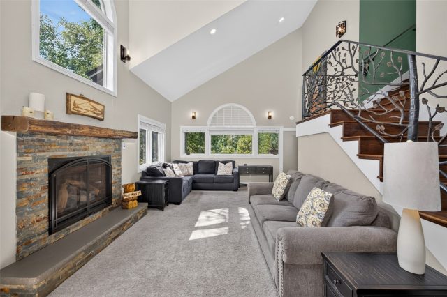 1210 Brooks Hill Drive photo 4