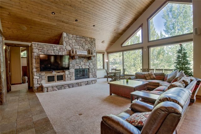 1946 Highlands Drive photo 11