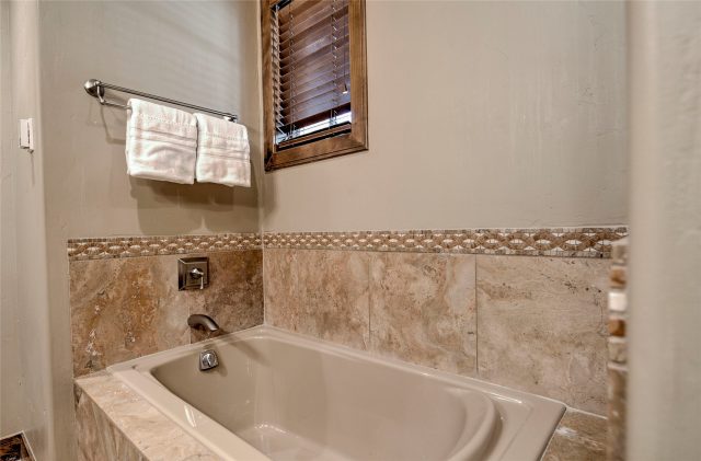 1946 Highlands Drive photo 29