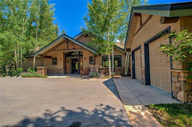 1946 Highlands Drive photo 2