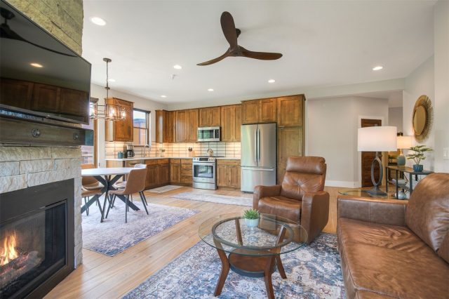 1070 Blue River Parkway 302 photo 14