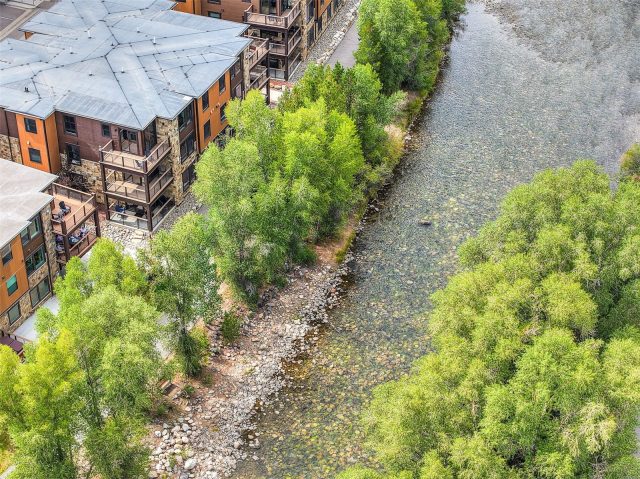1070 Blue River Parkway 302 photo 18