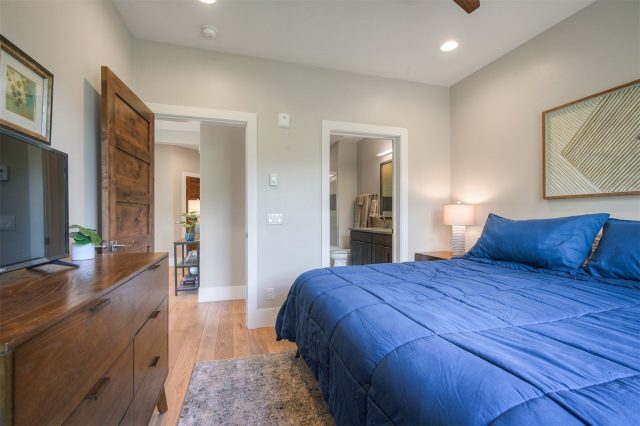 1070 Blue River Parkway 302 photo 20
