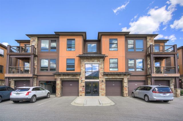 1070 Blue River Parkway 302 photo 31