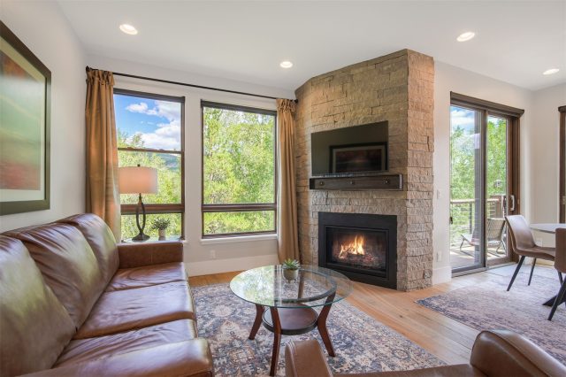1070 Blue River Parkway 302 photo 3