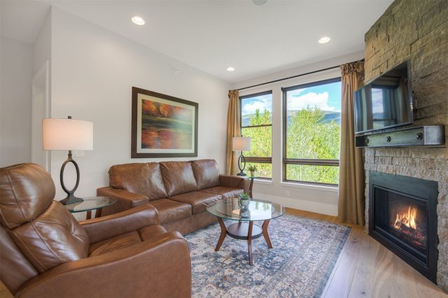 1070 Blue River Parkway 302 photo 4