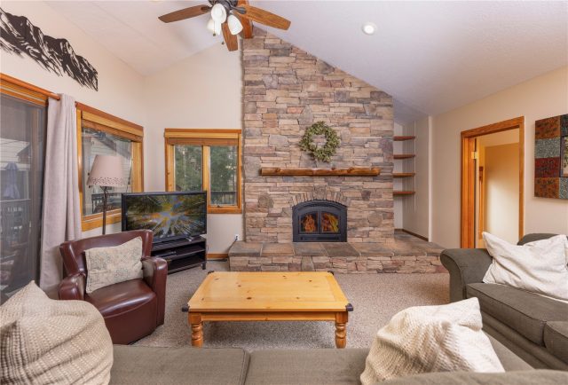 210 Tennis Club Road 1624 photo 3