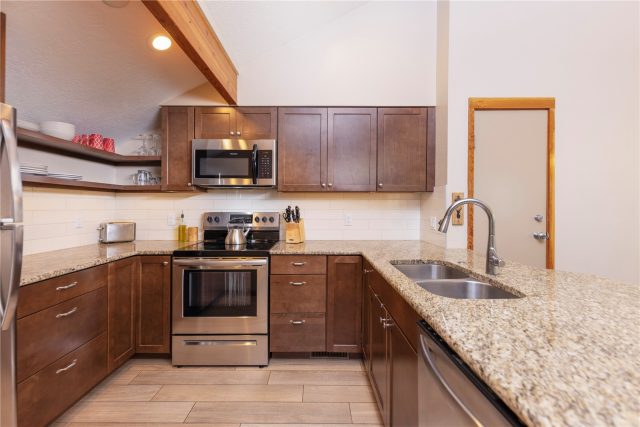 210 Tennis Club Road 1624 photo 6
