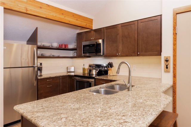 210 Tennis Club Road 1624 photo 7
