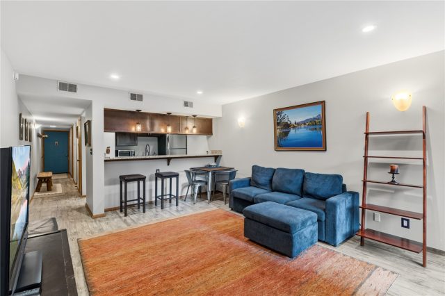670 S 7th Avenue 139 photo 4
