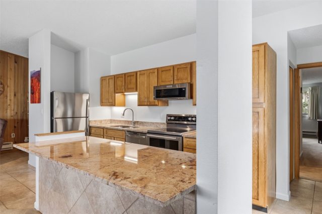 32 Corinthian Circle 303 photo 11