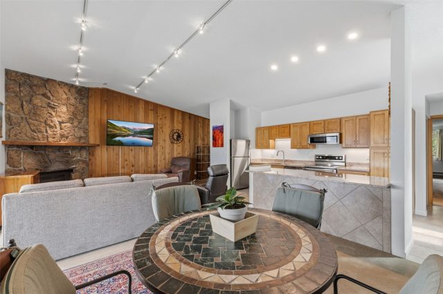 32 Corinthian Circle 303 photo 18