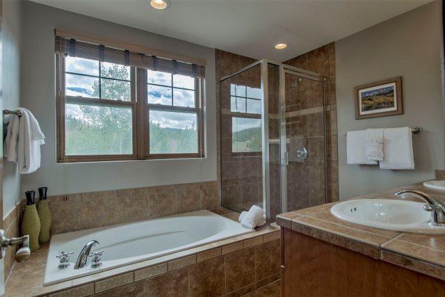 70 Oak Lane 70 photo 18