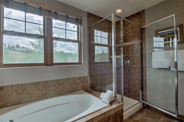 70 Oak Lane 70 photo 19