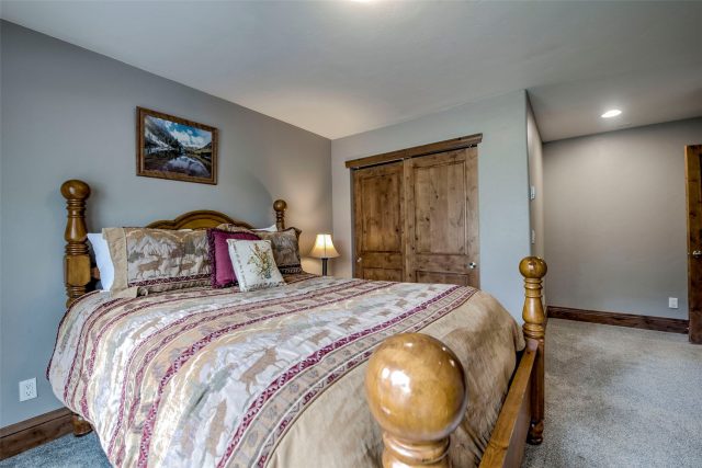 70 Oak Lane 70 photo 24