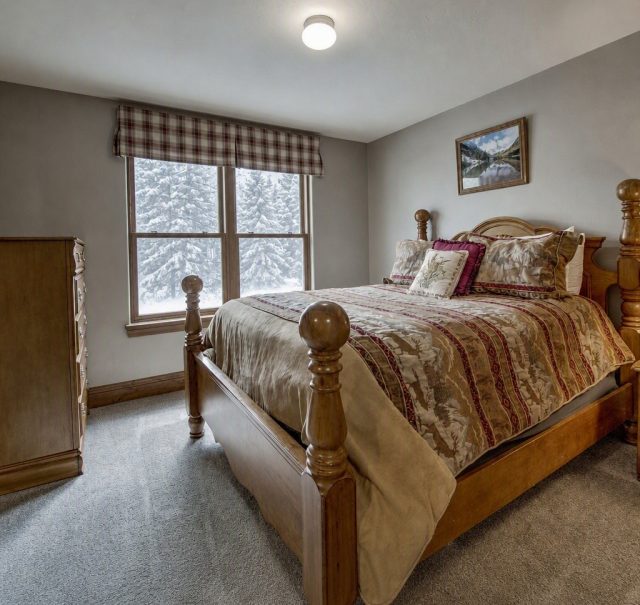 70 Oak Lane 70 photo 25