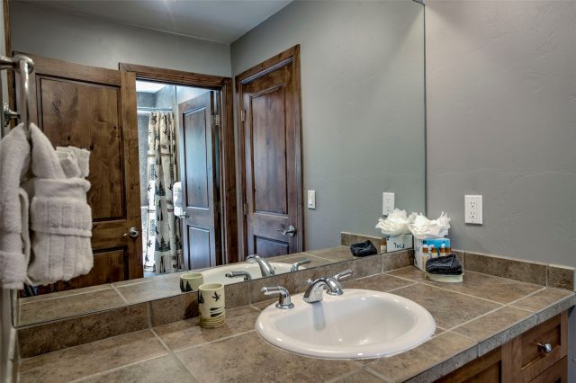 70 Oak Lane 70 photo 26