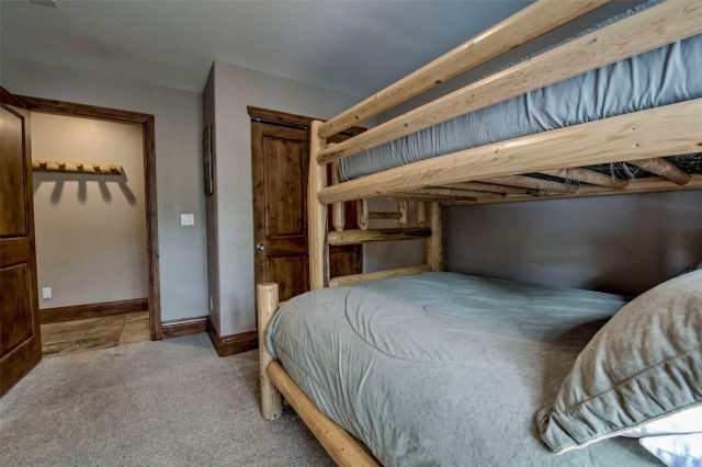70 Oak Lane 70 photo 28