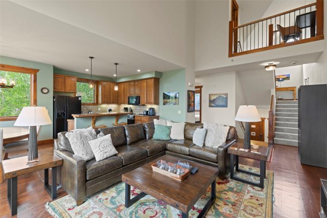 48 Bluff Court 22 photo 8