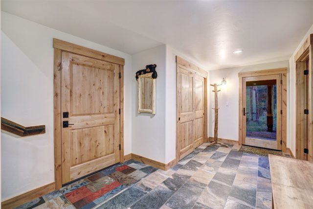 9 Burntwood Lane photo 29