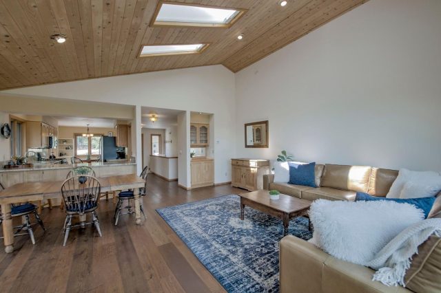 102 Thimbleberry Way photo 4