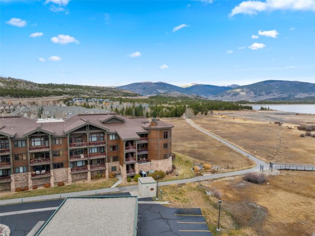 1101 Divide Road 207 photo 2