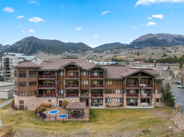 1101 Divide Road 207 photo 4