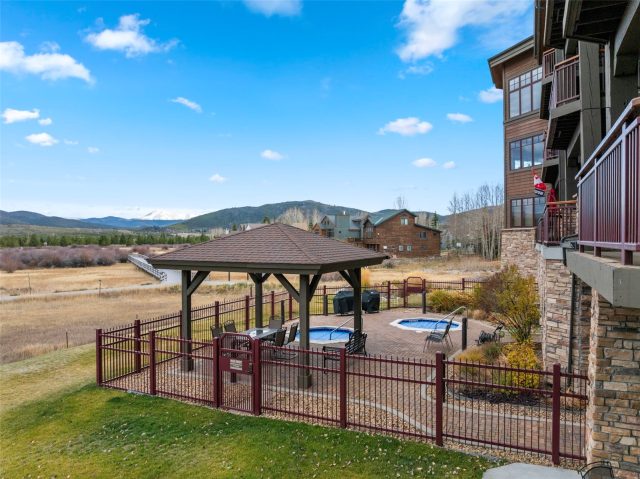 1101 Divide Road 207 photo 5