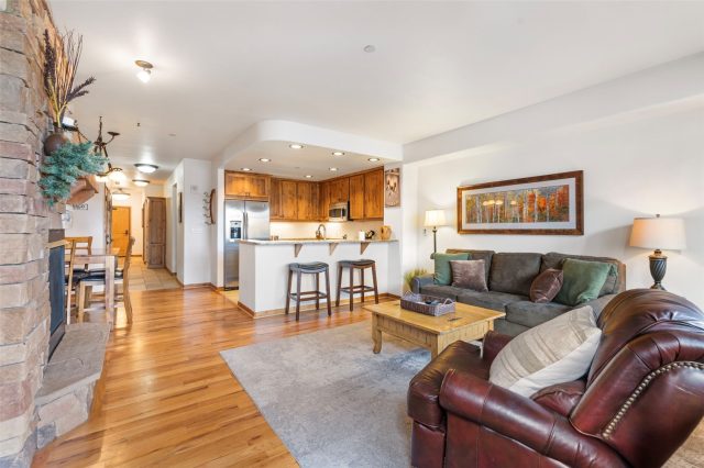 1101 Divide Road 207 photo 7