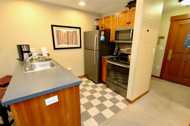 184 Copper Circle 401 photo 4