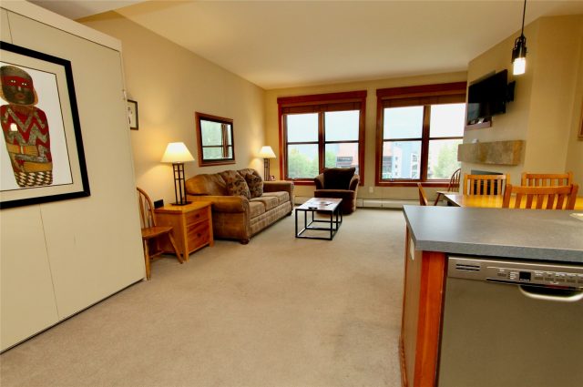 184 Copper Circle 401 photo 6