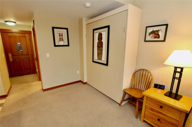 184 Copper Circle 401 photo 7