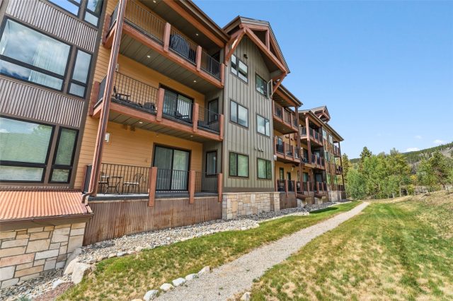 75 Clearwater Way 303 photo 37