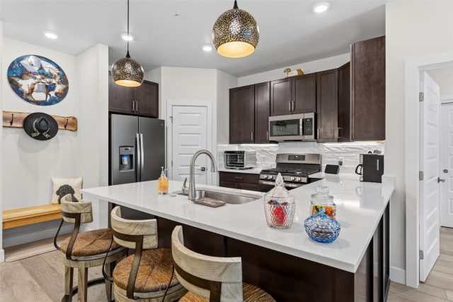 75 Clearwater Way 303 photo 4