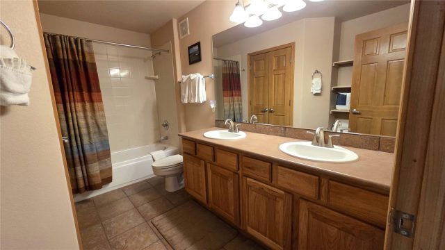 720 Lakepoint Drive B6 photo 18