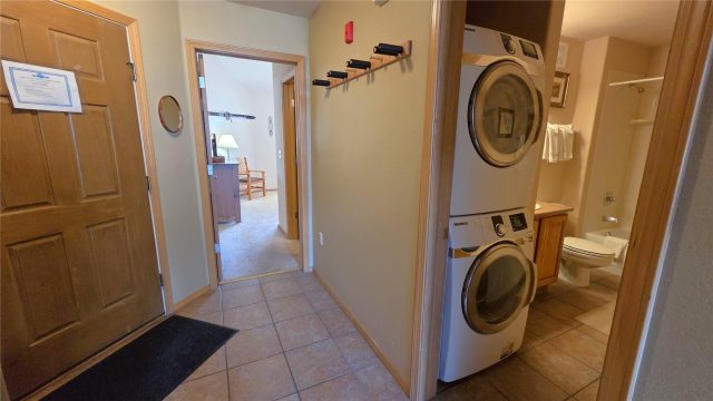 720 Lakepoint Drive B6 photo 19