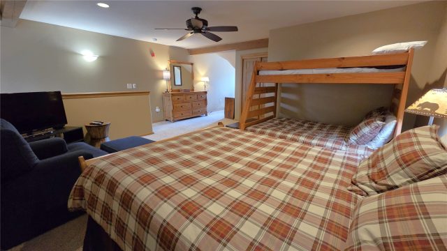 720 Lakepoint Drive B6 photo 24