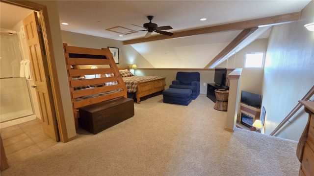 720 Lakepoint Drive B6 photo 25