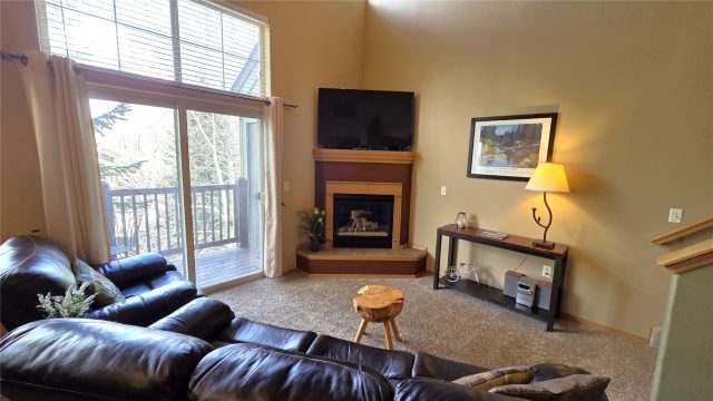 720 Lakepoint Drive B6 photo 2
