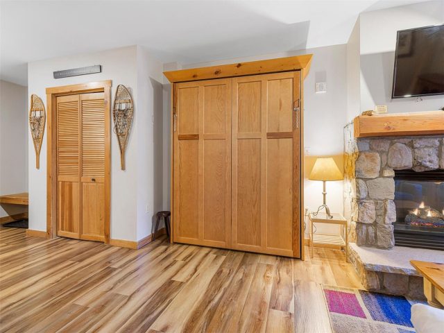 100 Dercum Square 8337 photo 18