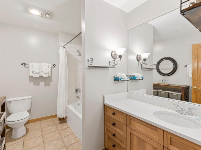 100 Dercum Square 8337 photo 23