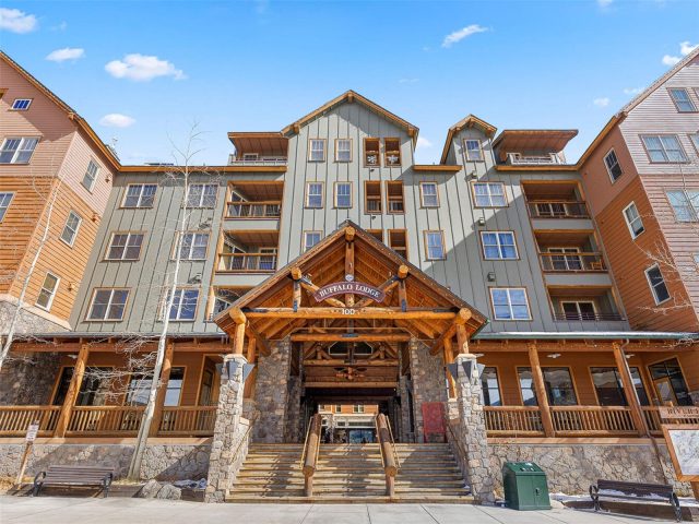 100 Dercum Square 8337 photo 32