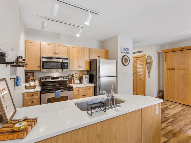 100 Dercum Square 8337 photo 5