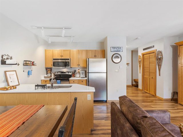 100 Dercum Square 8337 photo 7